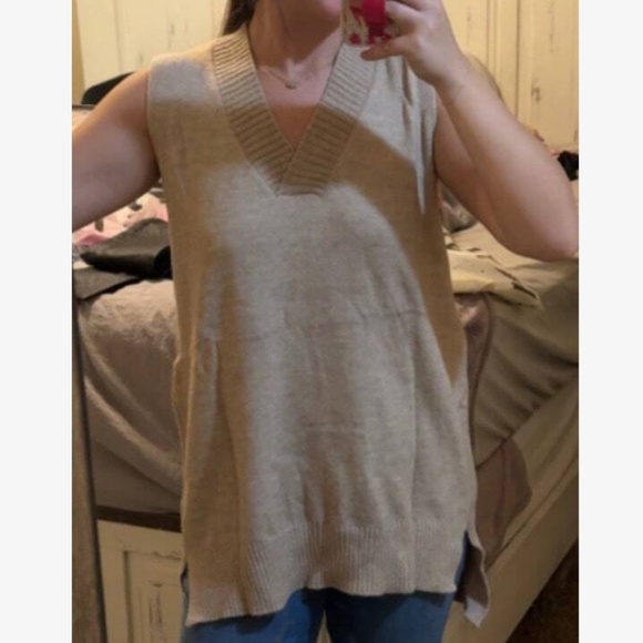 Classic V Neck High Low Loose Fit Knit Vest - Picture 3 of 8